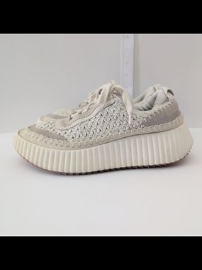 DOLCE VITA sz 7 Dolen Ivory Sandstone Crochet Thick Sole Lace-up Sneakers Shoes